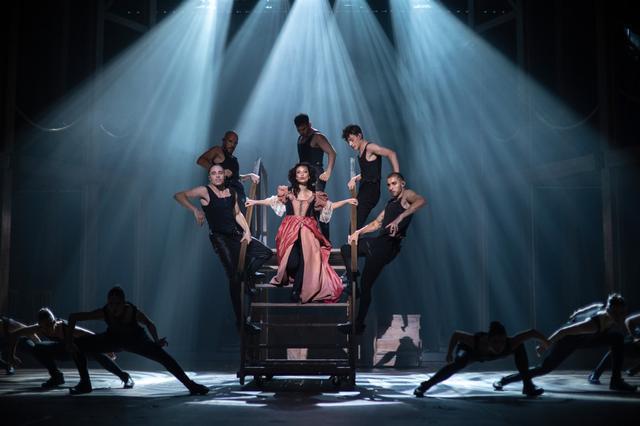 哀》：古典为肤现代为骨澳门新葡京音乐剧《莫里